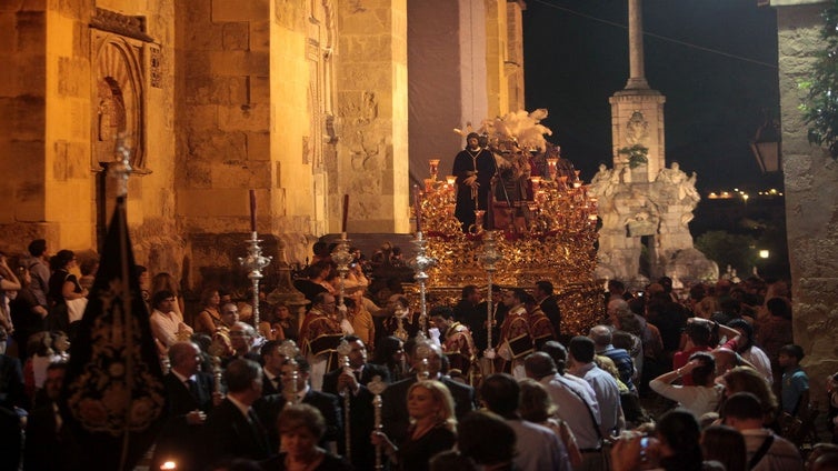 Córdoba se prepara para otro Magno Vía Crucis en su Catedral: 600 años de la tradición de San Álvaro