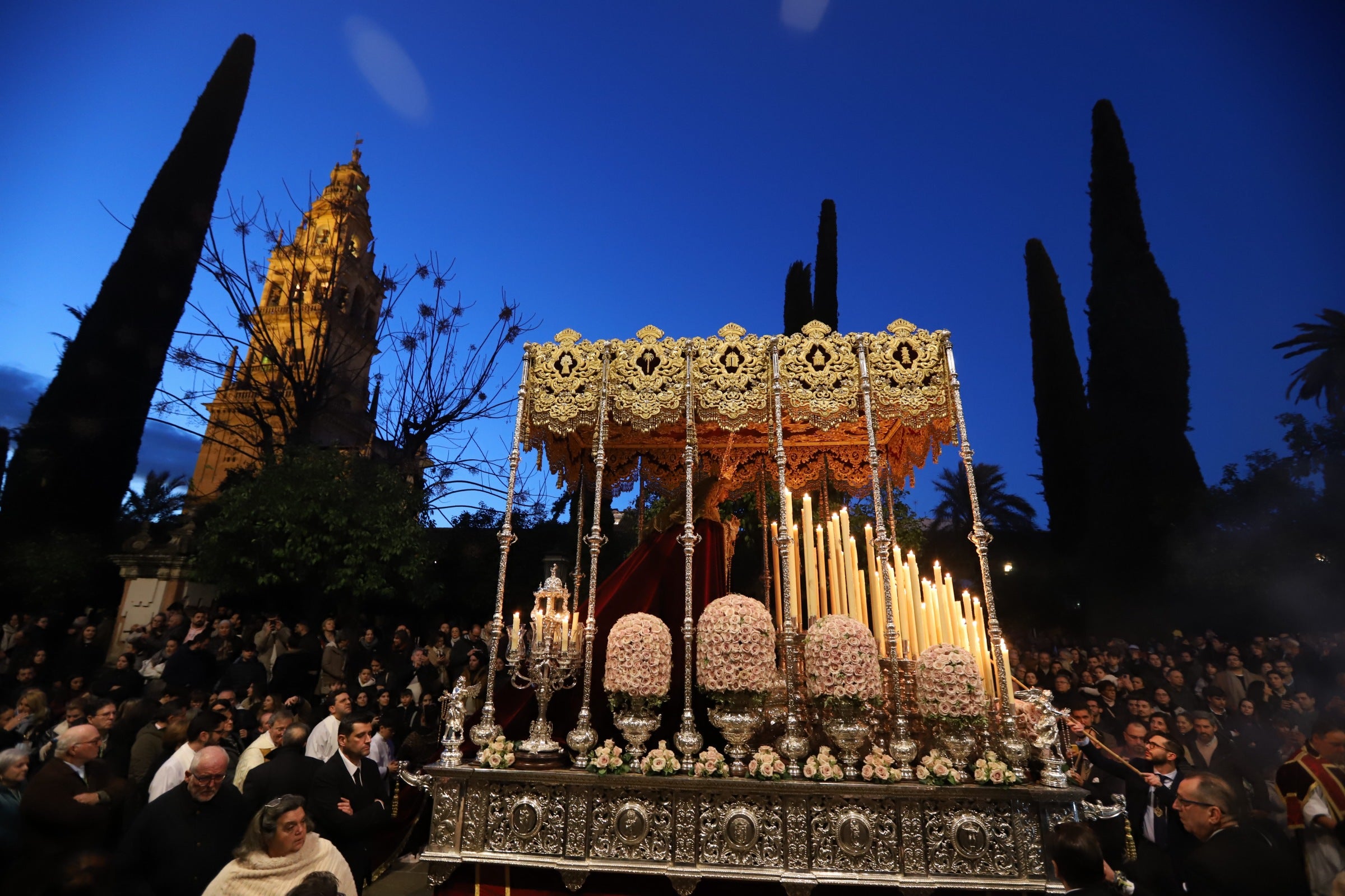 La procesión de la Virgen de la Candelaria de Córdoba, en imágenes