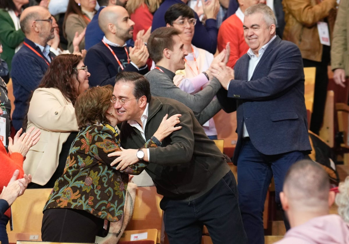 José Manuel Albares y Santos Cerdán, hoy, al llegar al auditorio de Leganés donde se celebra el congreso del PSOE-M