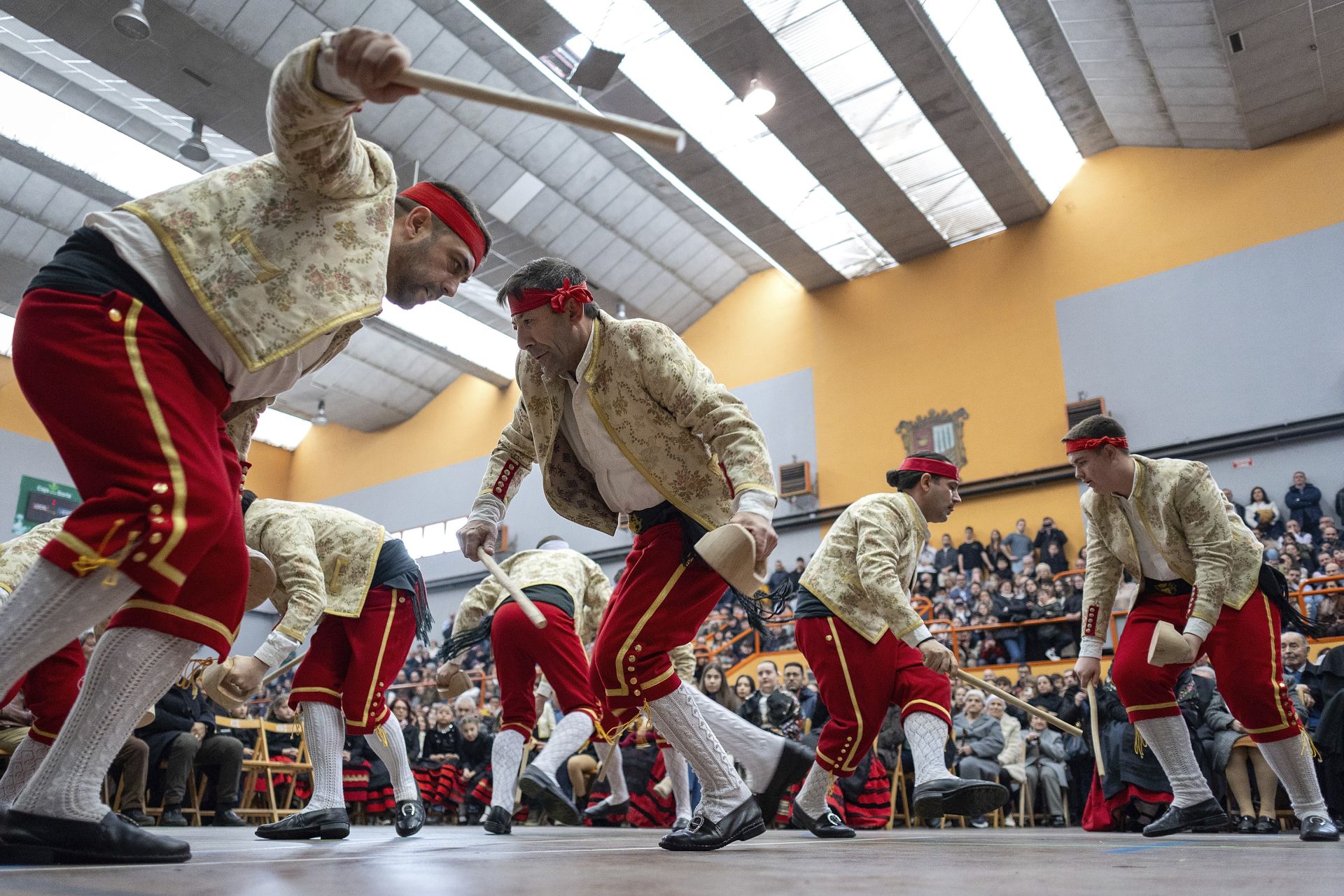 Bendición de panes, paloteo y botillo para celebrar Las Candelas