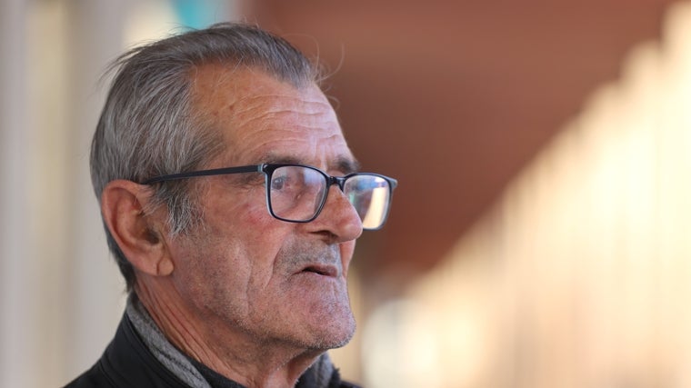 Chache se crio en el campo y se ha dedicado a trabajos de derribo
