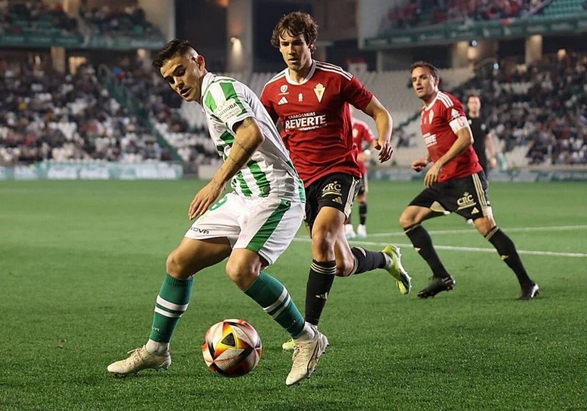 Kuki Zalazar durante un partido con el Córdoba