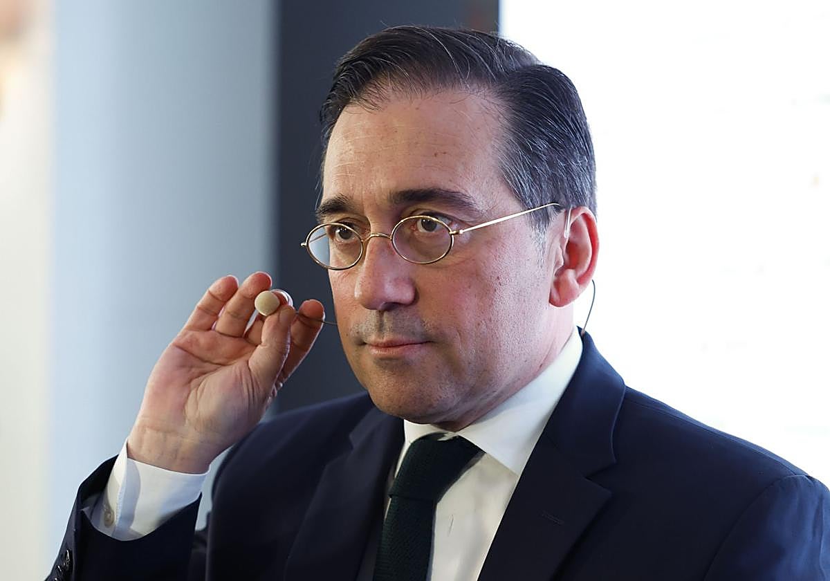 El ministro de Asuntos Exteriores, José Manuel Albares, durante un desayuno informativo de Europa Press