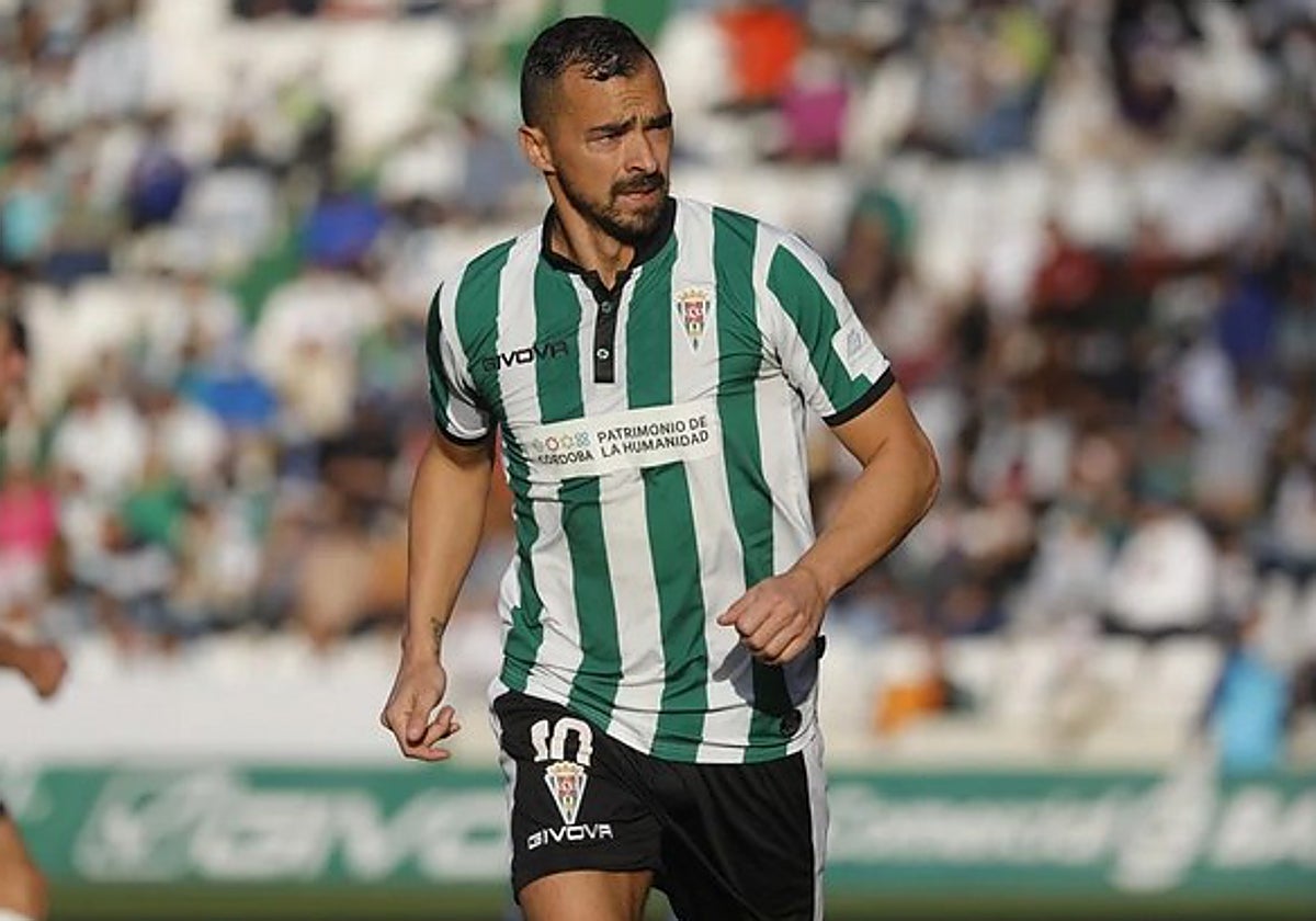 Miguel de las Cuevas, en un partido con la elástica del Córdoba CF