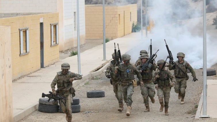 Militares ucranianos reciben formación de combate en la Legión en Almería