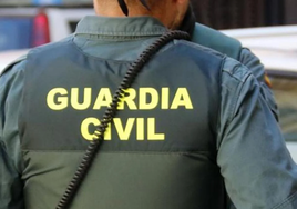 La Guardia Civil retira envases de ácido pícrico de varios centros escolares de la provincia de Albacete