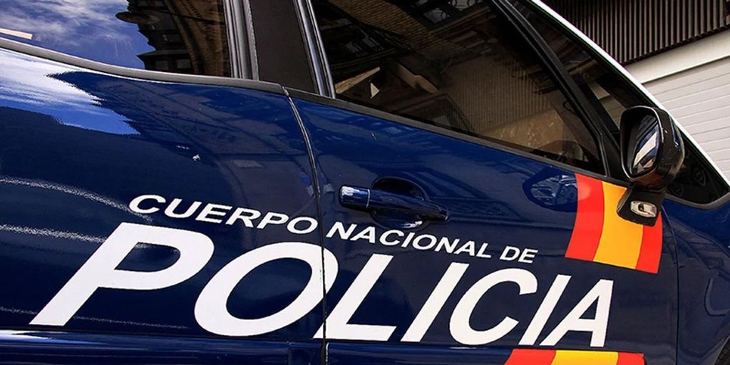 Detenido por pegar a su pareja y atrincherarse en su domicilio en Vélez-Málaga