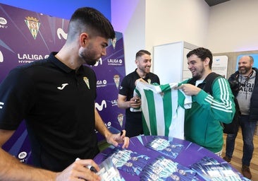La multitudinaria firma de autógrafos del Córdoba CF, en imágenes