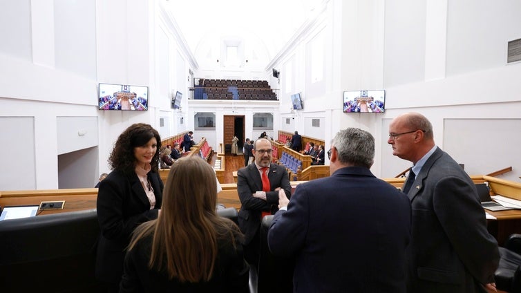 Nueva 'discordia' en las Cortes: el PSOE rechaza la ley de Vox sobre víctimas del terrorismo, que apoyaba el PP