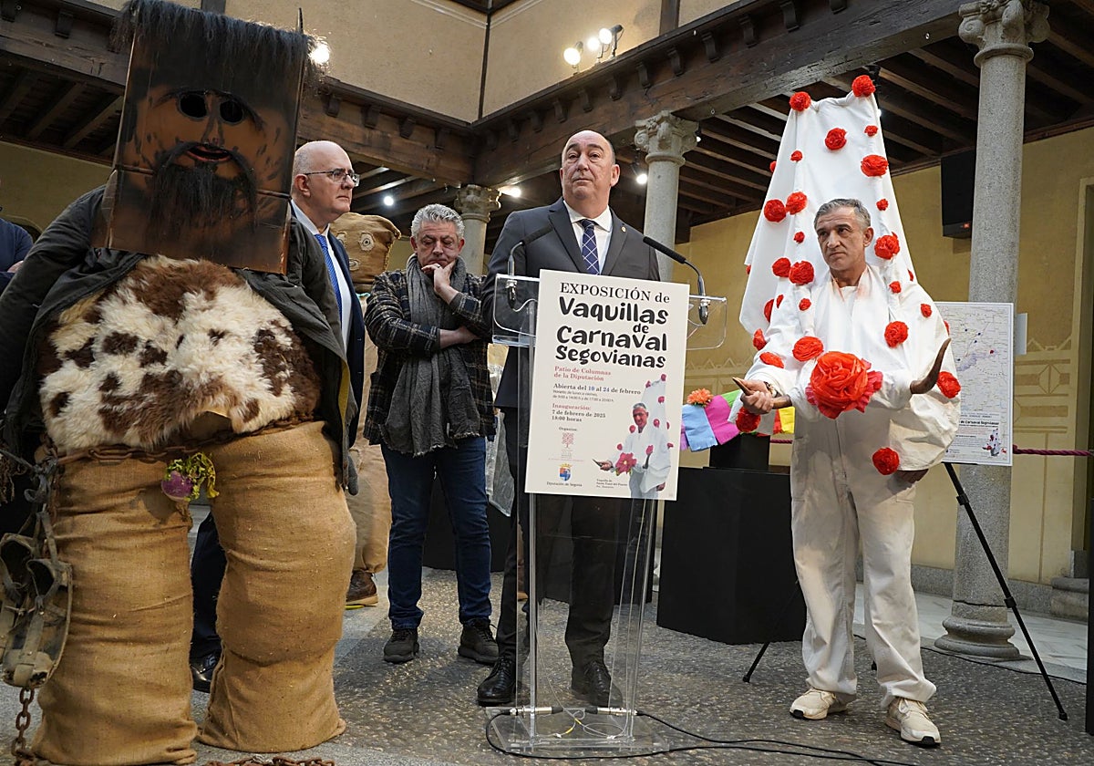 Catorce pueblos de la provincia de Segovia participan en la exposición &#039;Vaquillas de Carnaval&#039;