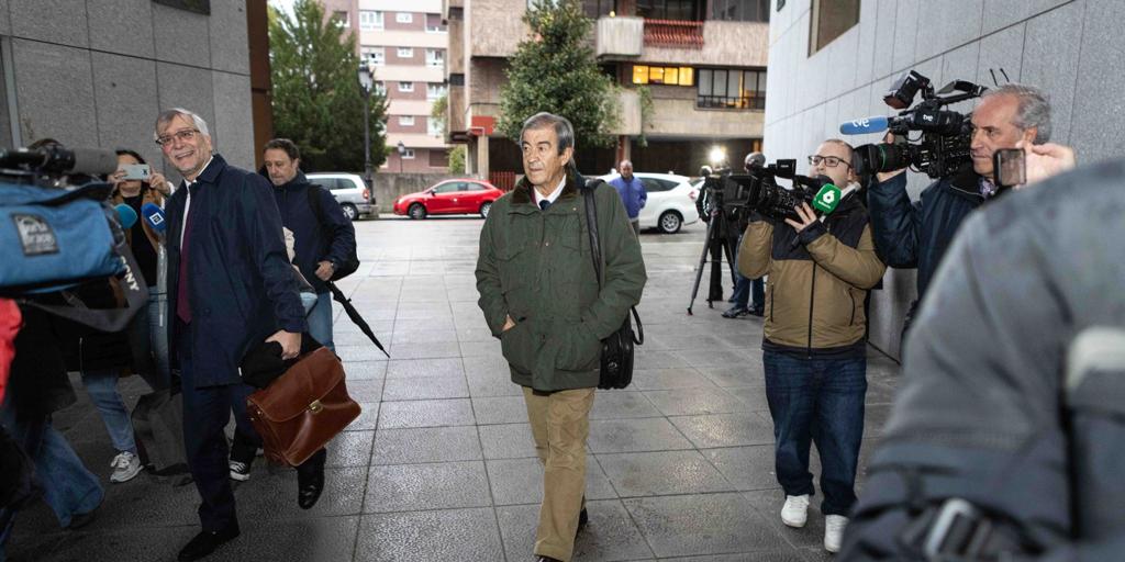 La Justicia absuelve a Álvarez-Cascos del delito continuado de apropiación indebida