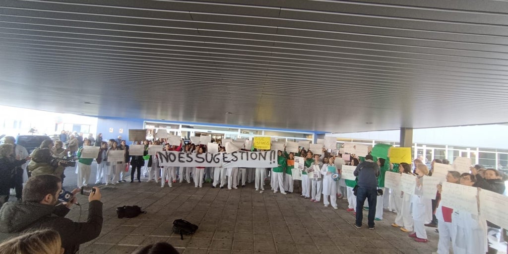 El hospital afirma ante las quejas que mantiene todas las prevenciones en los laboratorios