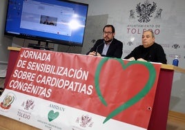 La plaza del Ayuntamiento, escenario de prácticas de reanimación cardiopulmonar para salvar vidas