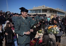 Lágrimas, flores y honor en el recuerdo a Miguel Ángel y David en Barbate: «Sus muertes no pueden ser en vano»