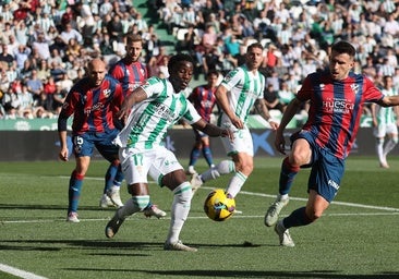 El Córdoba CF ofrece dos caras totalmente opuestas ante el Huesca (1-2)