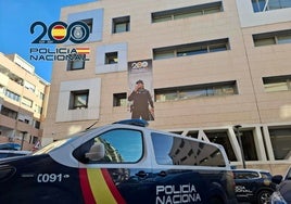 La Policía sorprende in fraganti a dos ladrones agazapados dentro de una vivienda en Alicante