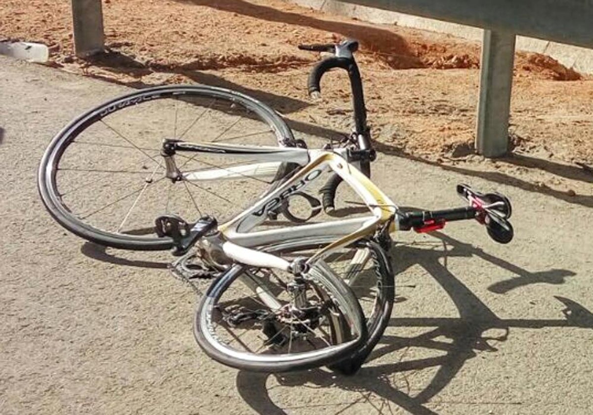 Imagen de archivo de un ciclista implicado en un accidente