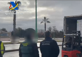 Interceptan 300 kilos de cocaína ocultos en un contenedor de piñas en el Puerto de Valencia