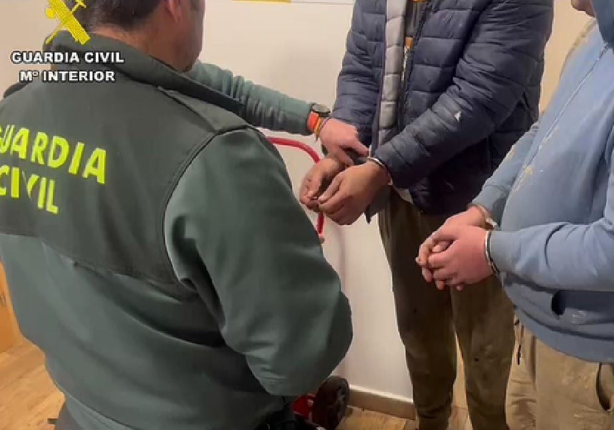 Cinco detenidos por el robo de más de 2.000 kilos de cable telefónico en Ávila