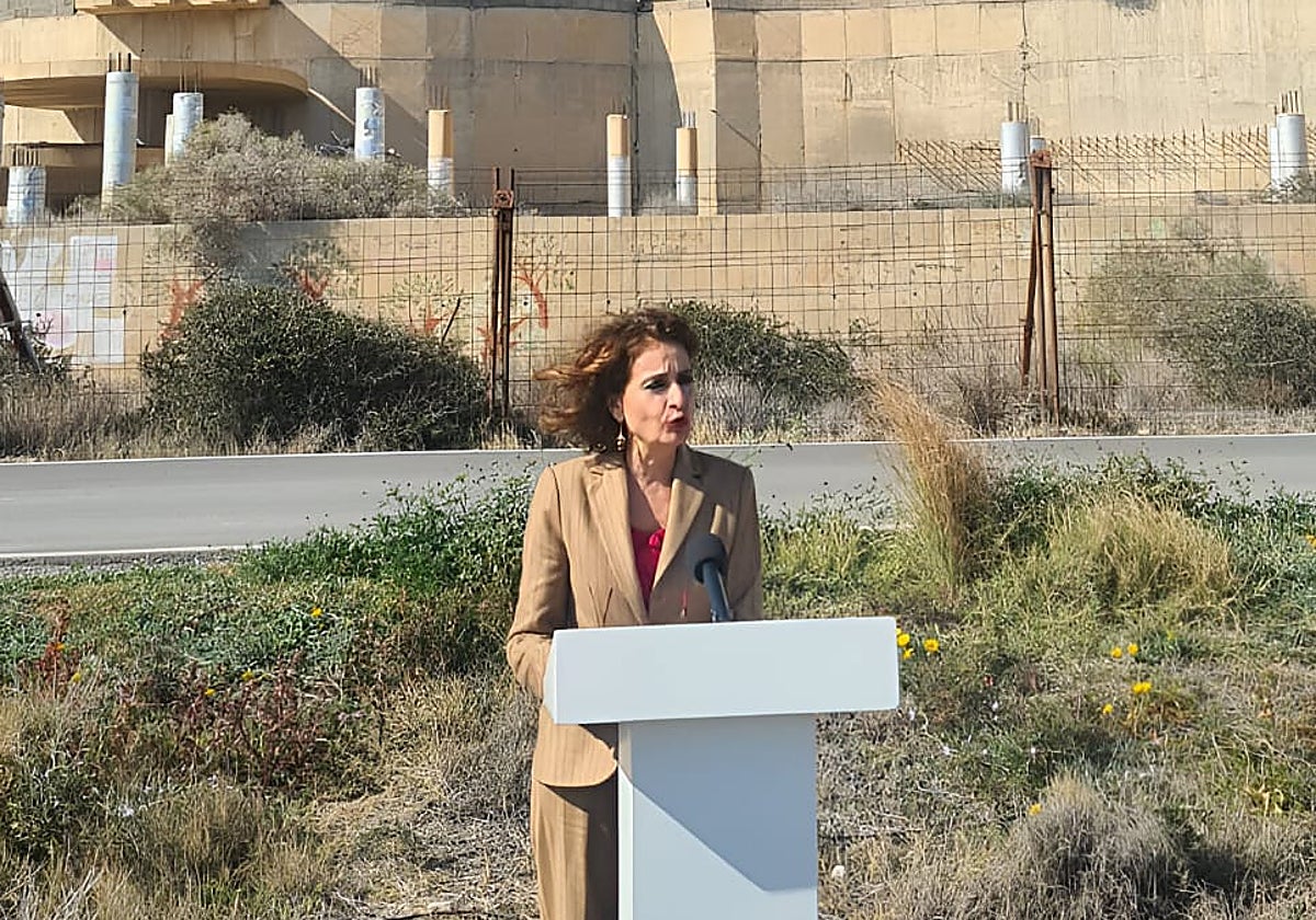 María Jesús Montero durante su intervención junto al Algarrobico en Carboneras