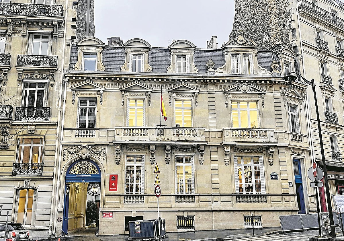 El palacete parisino, propiedad del Estado español, que Pedro Sánchez ha cedido al PNV