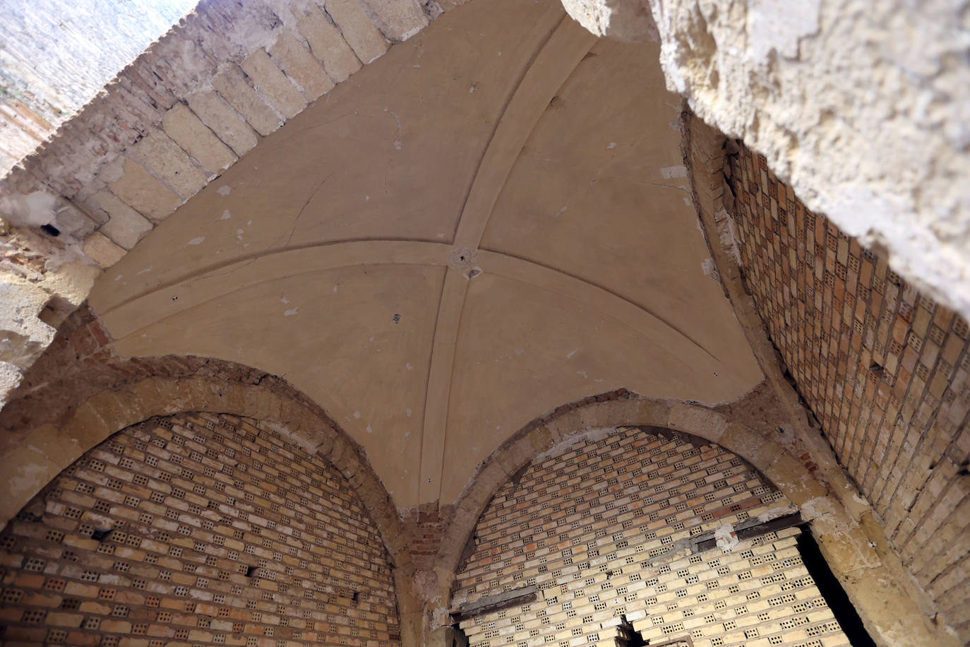 El comienzo de las obras en el convento de Santa Clara de Córdoba, en imágenes