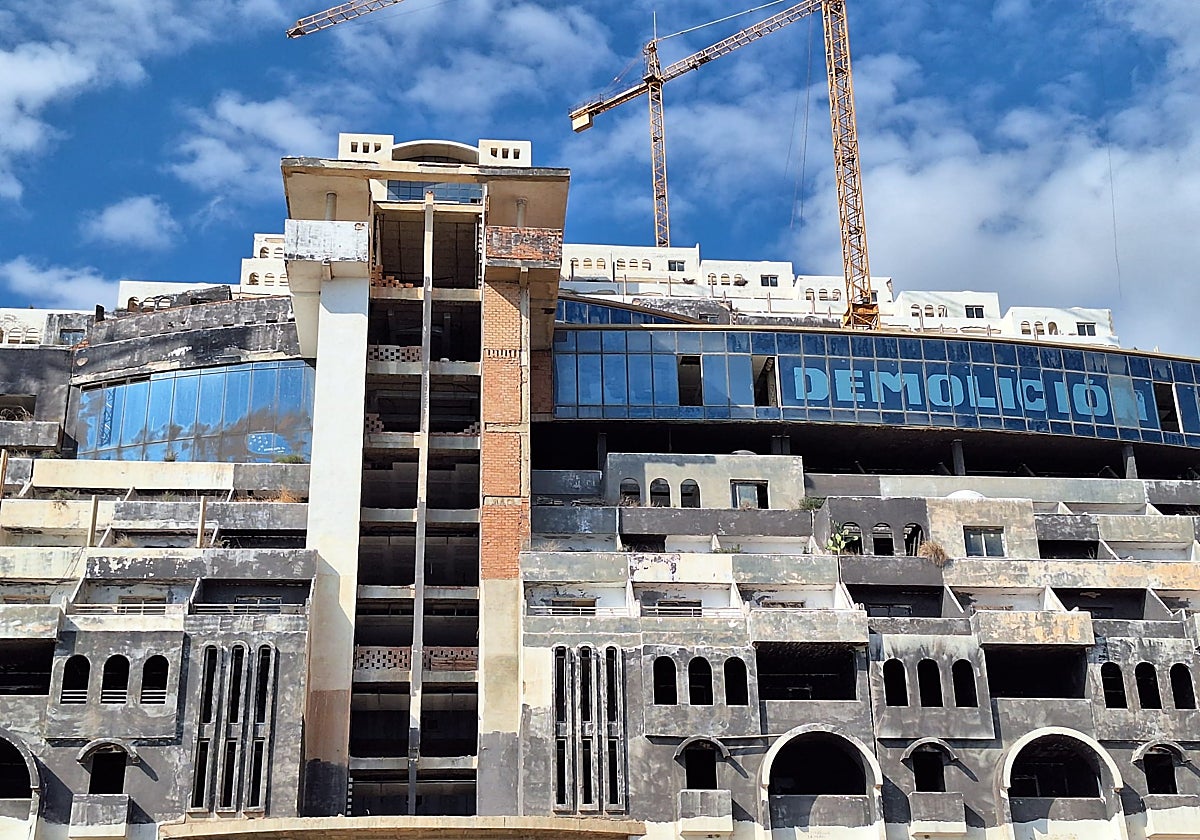 Estado actual del hotel ilegal El Algarrobico en Carboneras (Almería)
