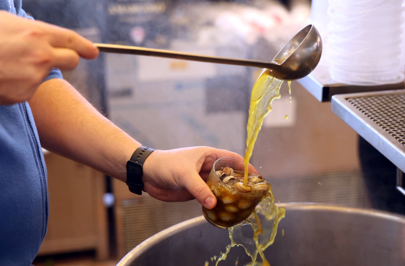 La esperada apertura de los puestos de caracoles en Córdoba, en imágenes