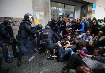 La Audiencia de Barcelona archiva la causa contra 46 policías del 1-O y confirma su inclusión en la amnistía