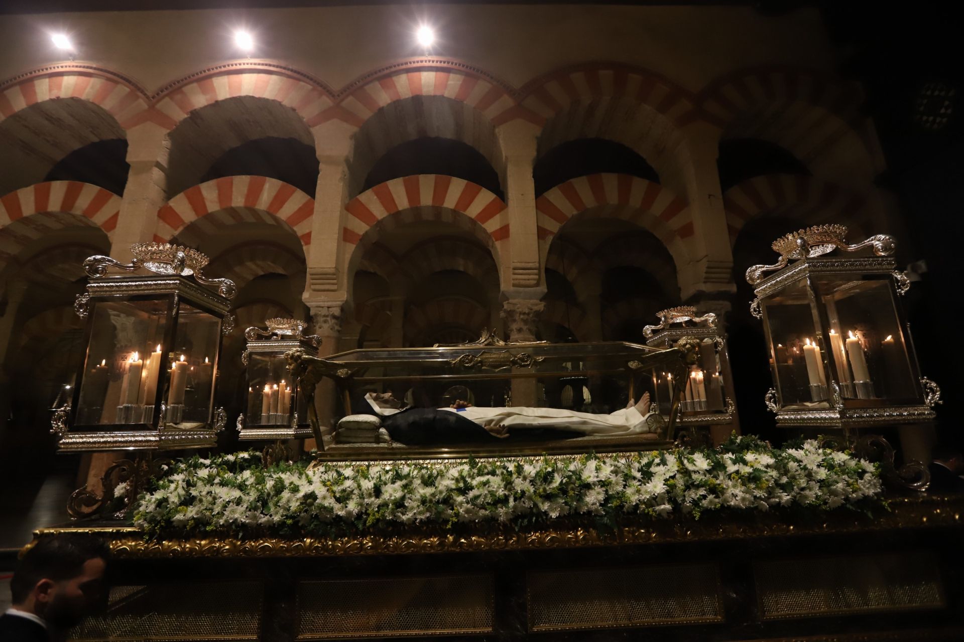 La salida extraordinaria con las reliquias de San Juan Bautista de la Concepción por Córdoba, en imágenes