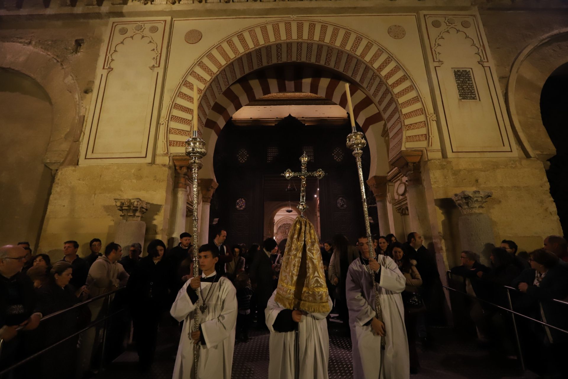 La salida extraordinaria con las reliquias de San Juan Bautista de la Concepción por Córdoba, en imágenes