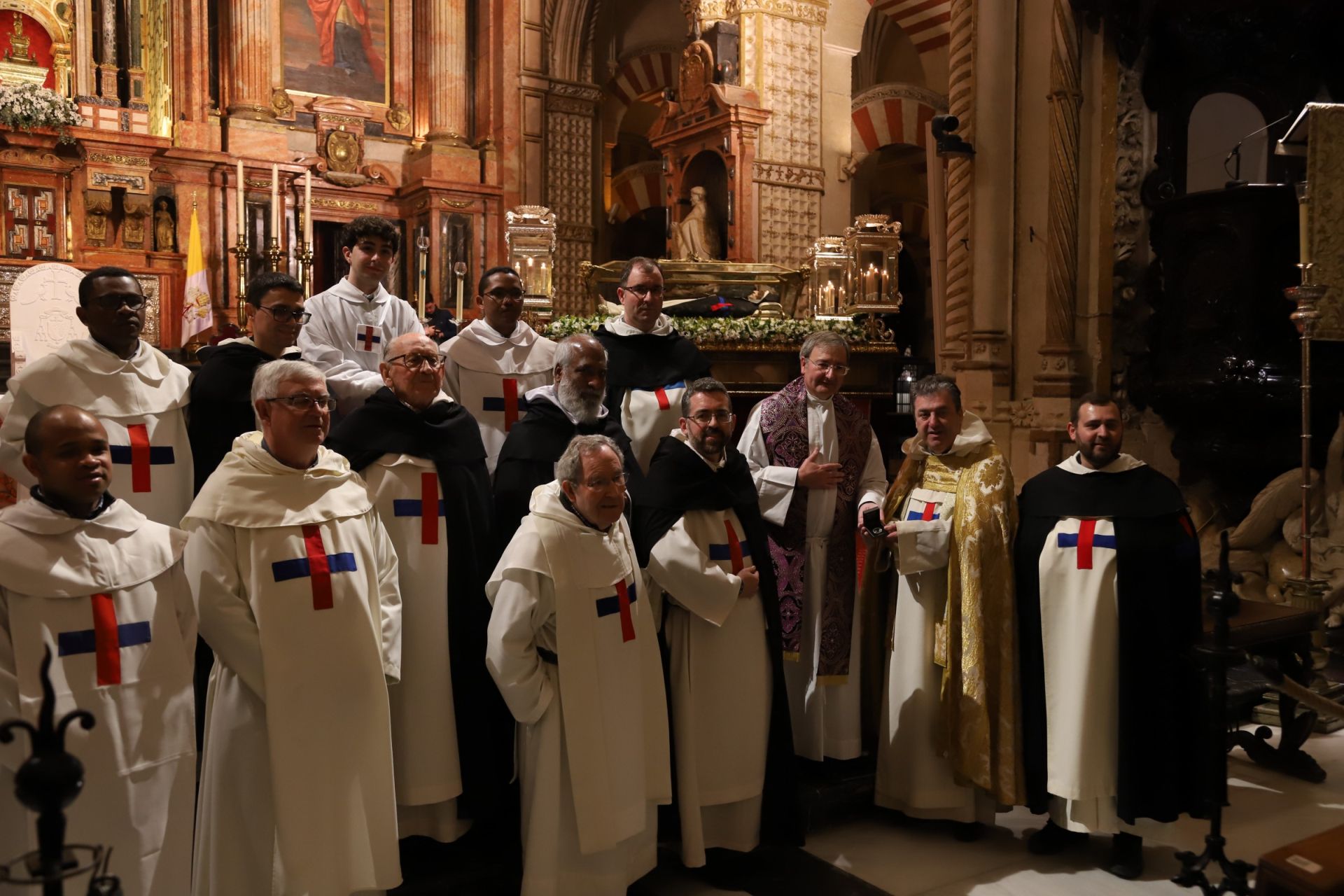 La salida extraordinaria con las reliquias de San Juan Bautista de la Concepción por Córdoba, en imágenes