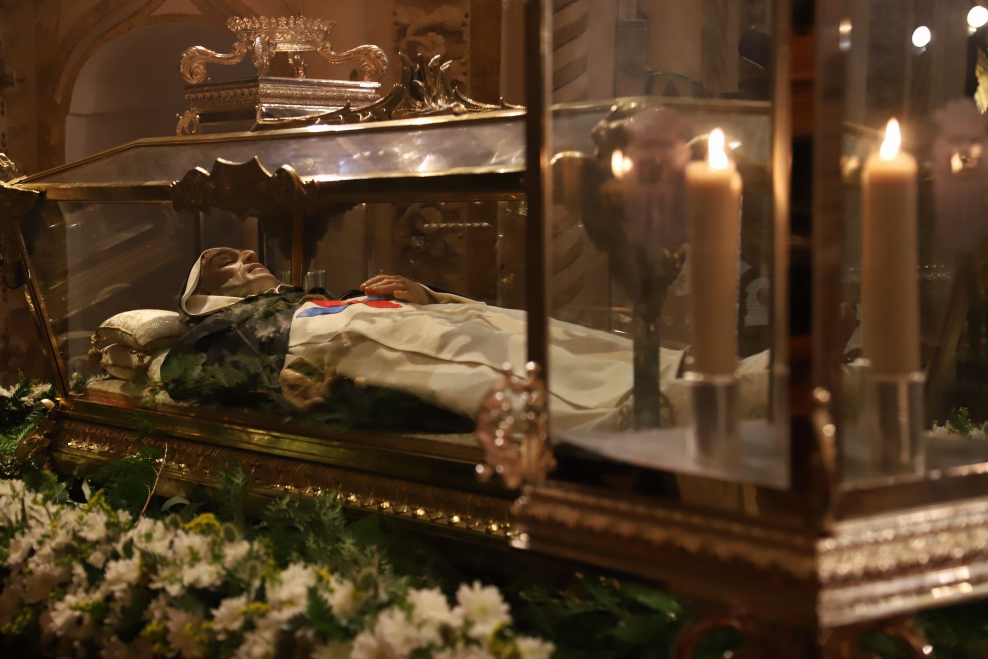 La salida extraordinaria con las reliquias de San Juan Bautista de la Concepción por Córdoba, en imágenes