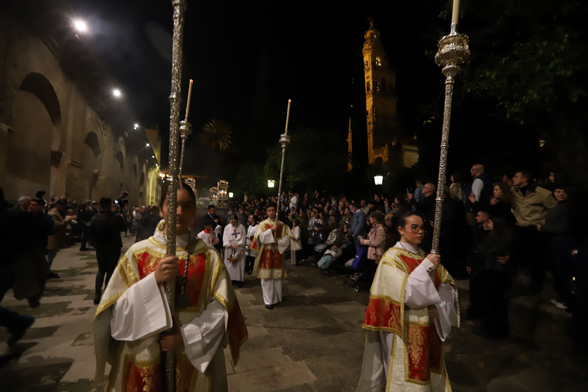 La salida extraordinaria con las reliquias de San Juan Bautista de la Concepción por Córdoba, en imágenes