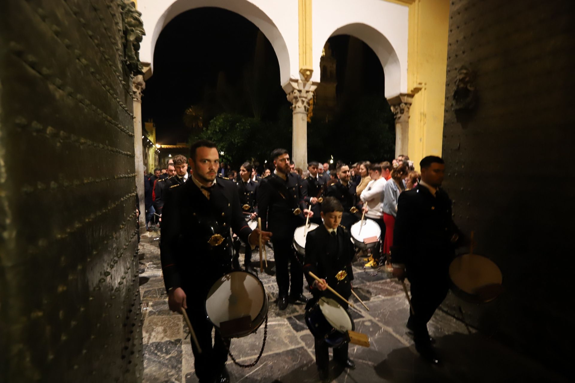 La salida extraordinaria con las reliquias de San Juan Bautista de la Concepción por Córdoba, en imágenes