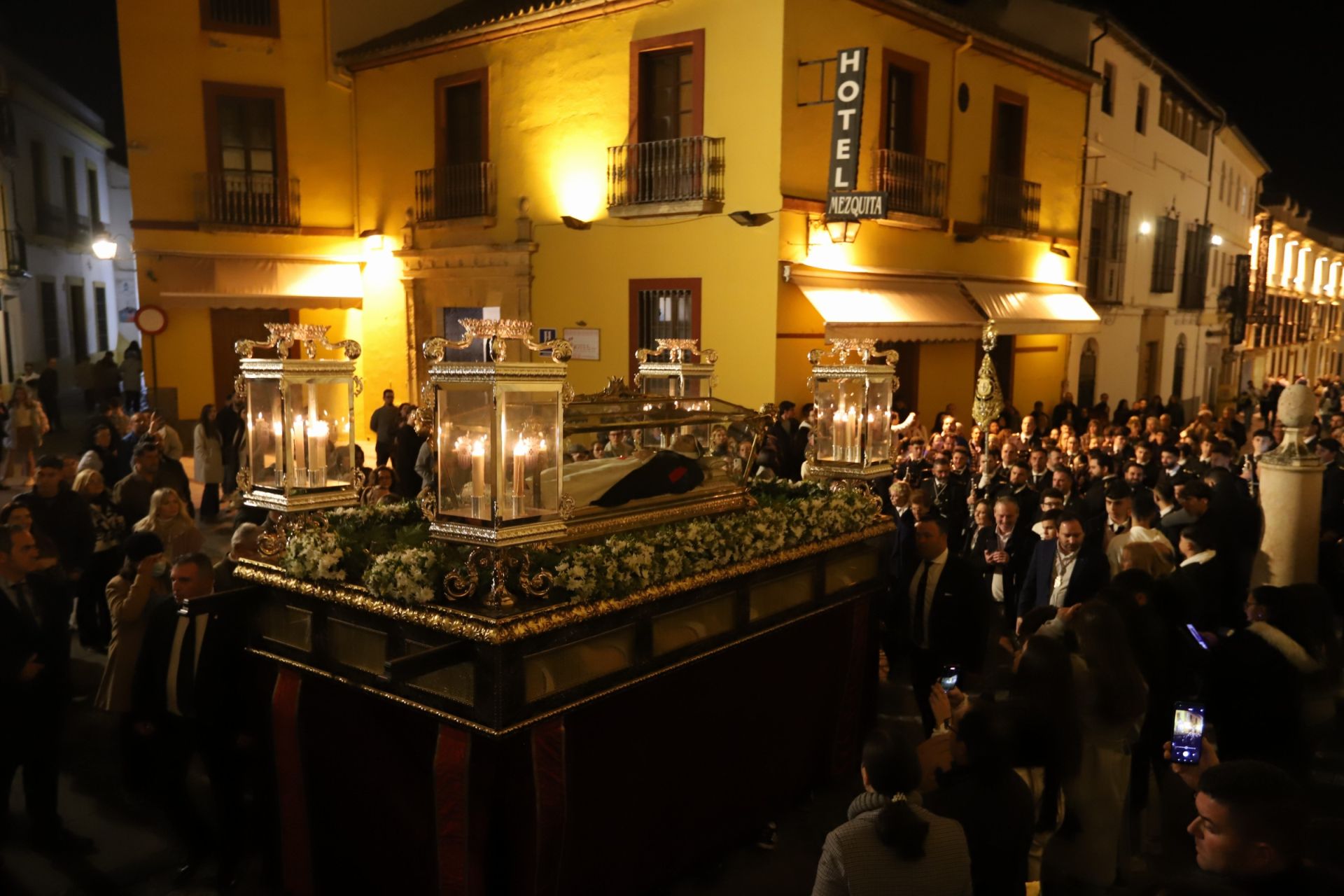 La salida extraordinaria con las reliquias de San Juan Bautista de la Concepción por Córdoba, en imágenes