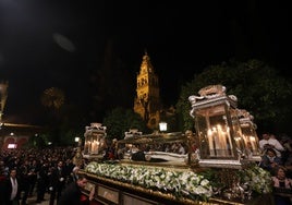 La salida extraordinaria con las reliquias de San Juan Bautista de la Concepción por Córdoba, en imágenes