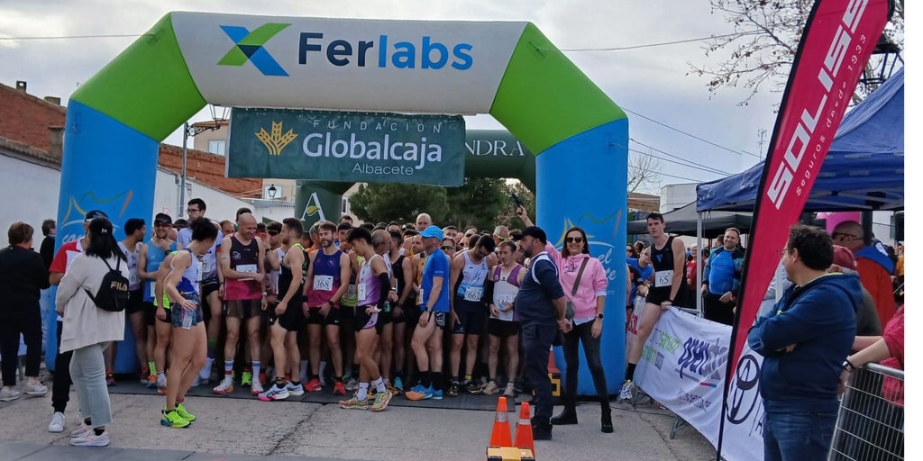 José Antonio Hernández y María del Carmen Risueño se imponen en la multitudinaria Carrera Popular de Balazote