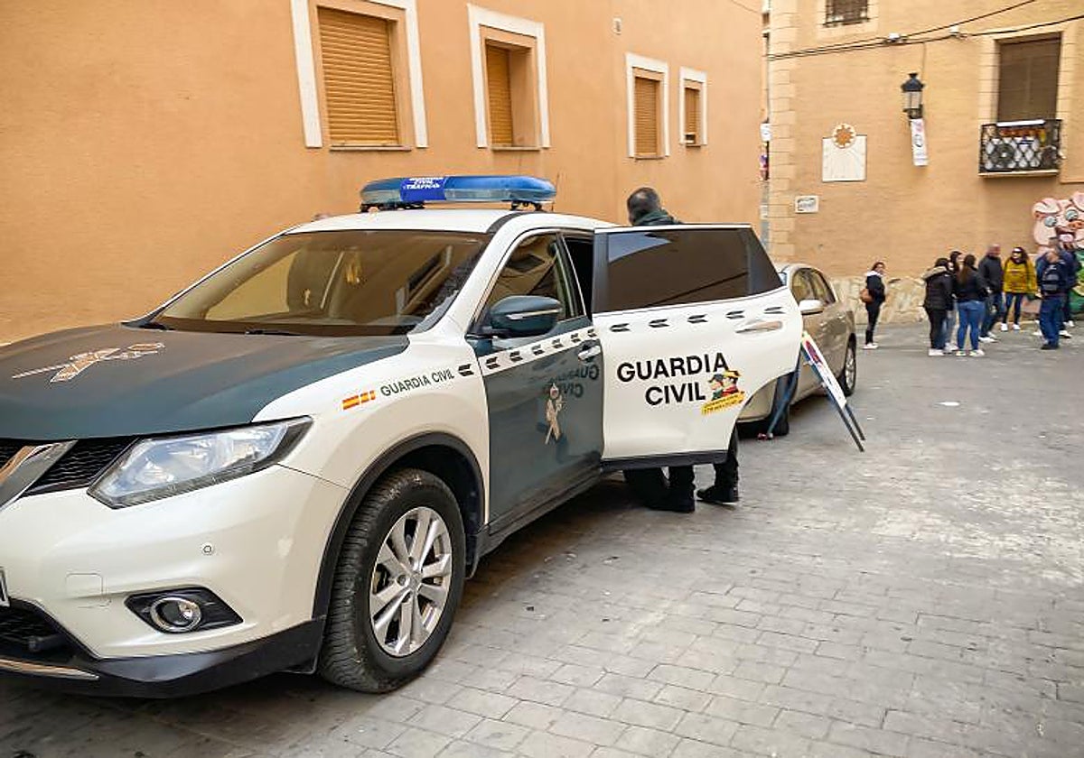 Imagen de archivo de un coche patrulla de la Guardia Civil