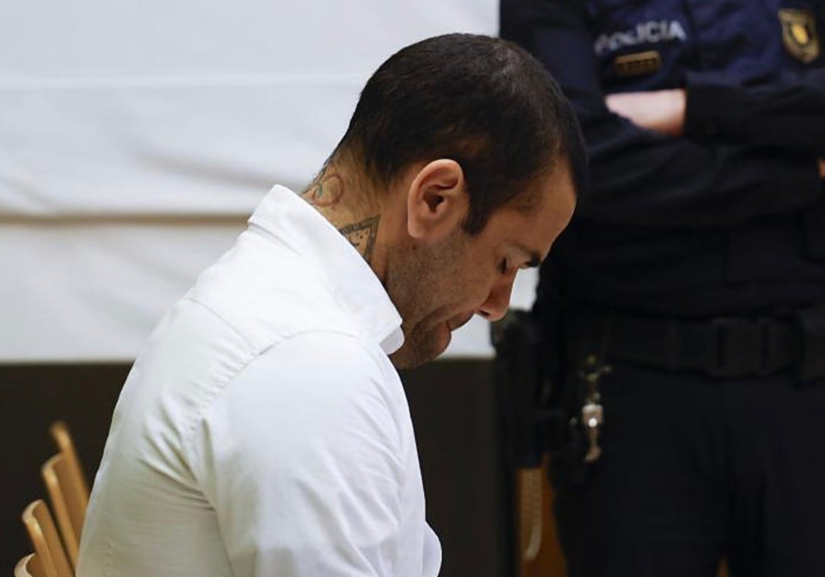 Alves, durante el juicio por agresión sexual en la Audiencia de Barcelona