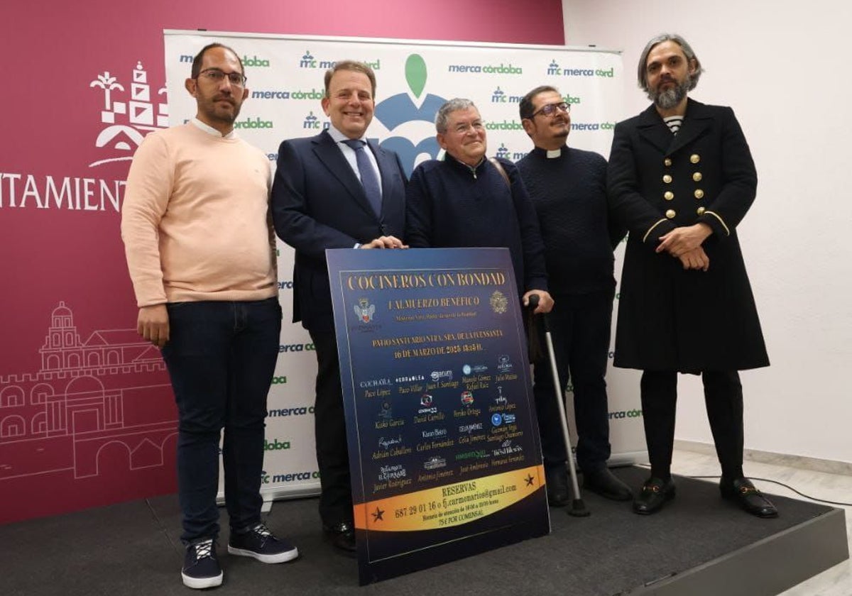 David Segorbe, Julián Urbano, José Antonio Luque; el párroco, Ignacio Sierra y Adrián Caballero, durante la presentación, el martes