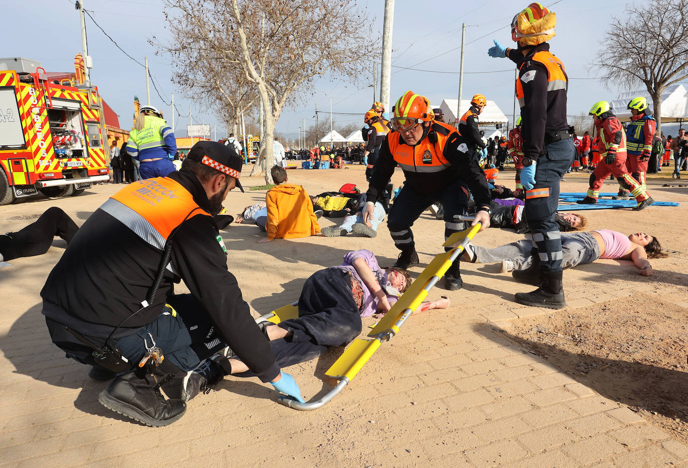 El simulacro de explosión en el recinto ferial de Córdoba, en imágenes