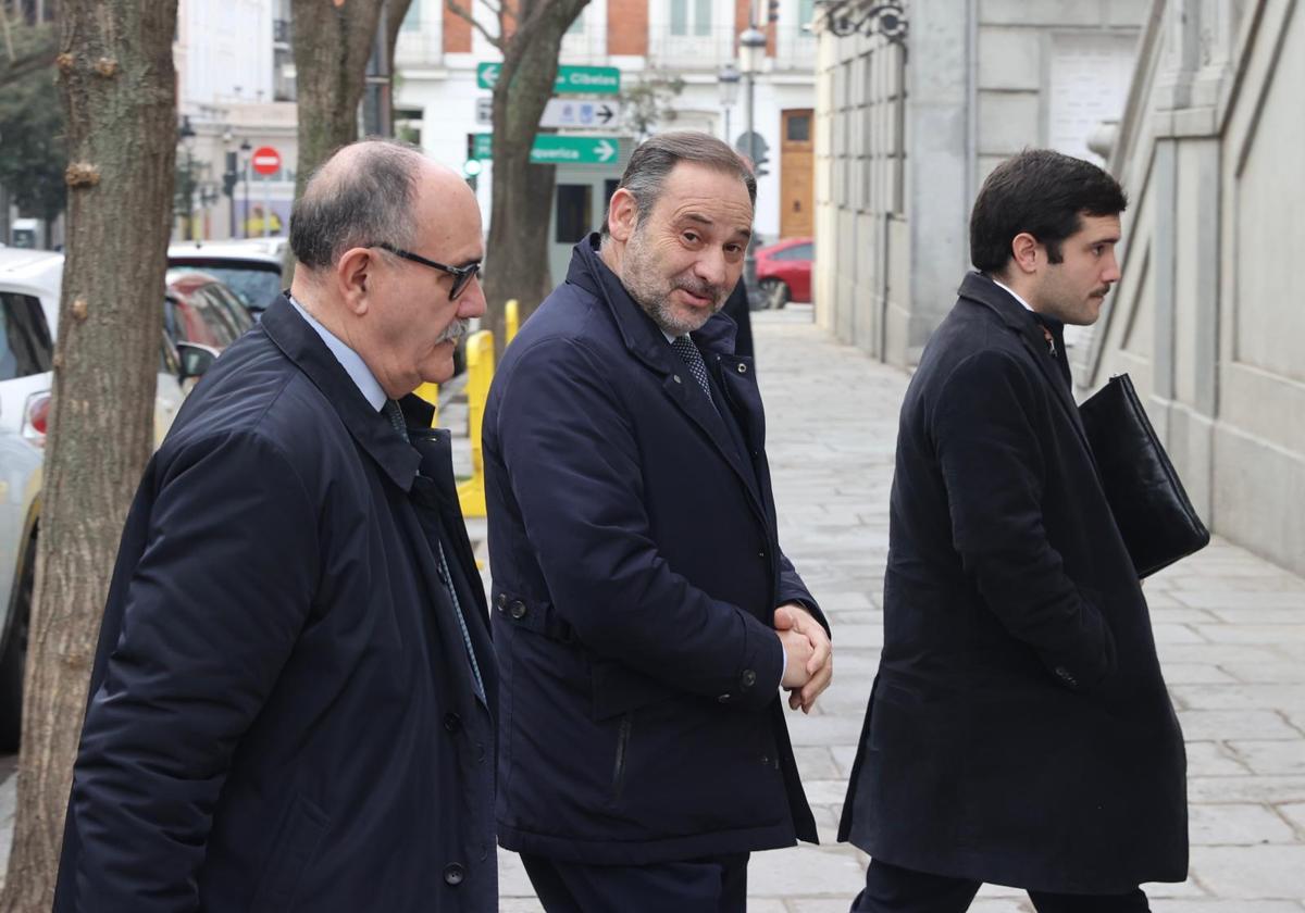 José Luis Ábalos, a su llegada al Tribunal Supremo este jueves.