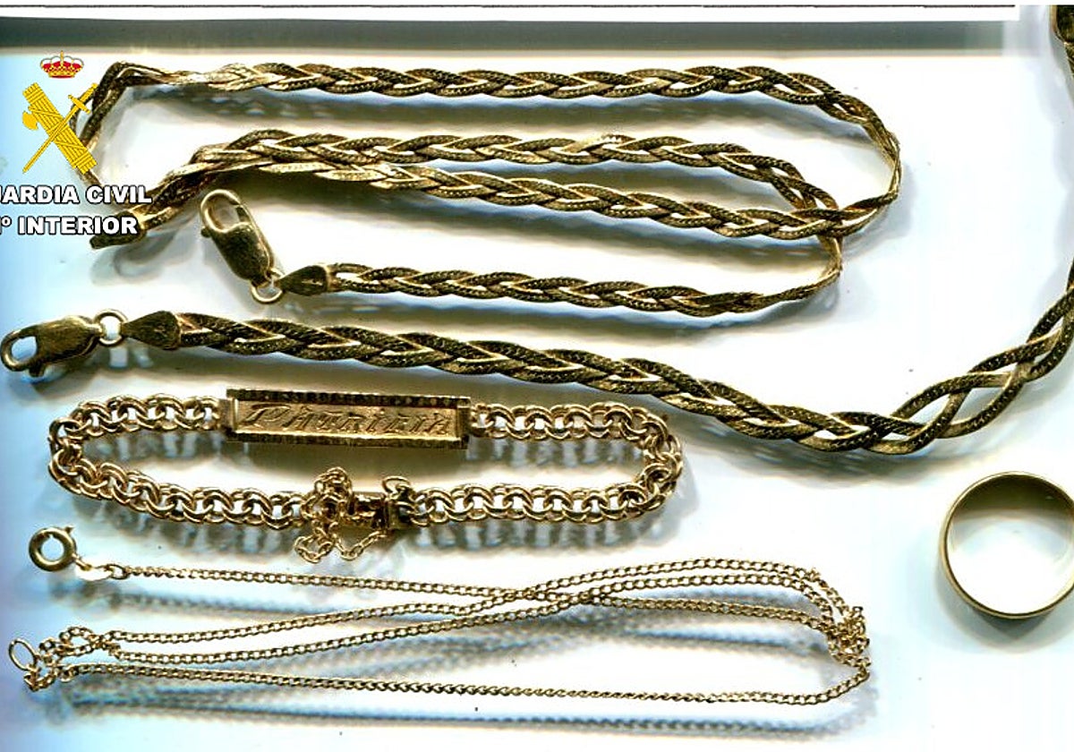 Algunas joyas recuperadas de los robos que no llegaron a ser fundidas