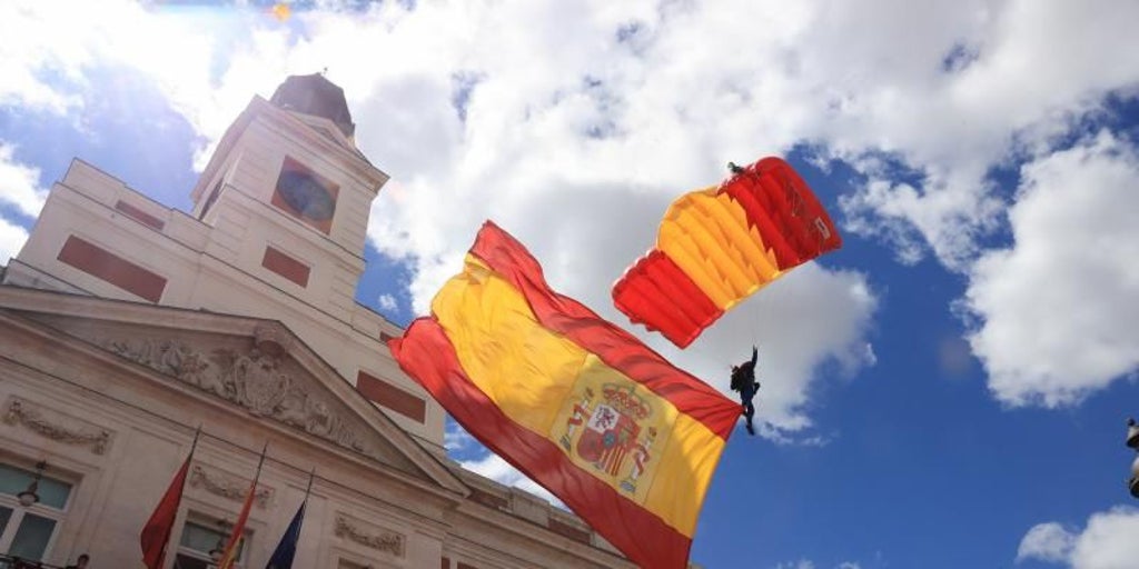 Ayuso descarta un acuerdo con Sánchez sobre la placa de 'memoria' de la Real Casa de Correos