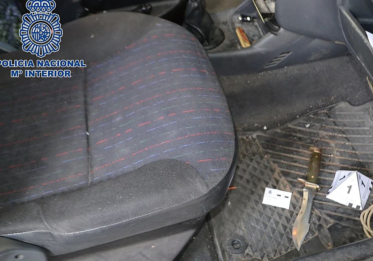 El cuchillo encontrado en el vehículo en el que huyó el presunto autor de la agresión