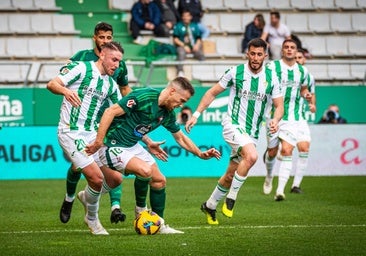 El Córdoba CF rescata una victoria en el descuento ante el Racing de Ferrol (0-1)