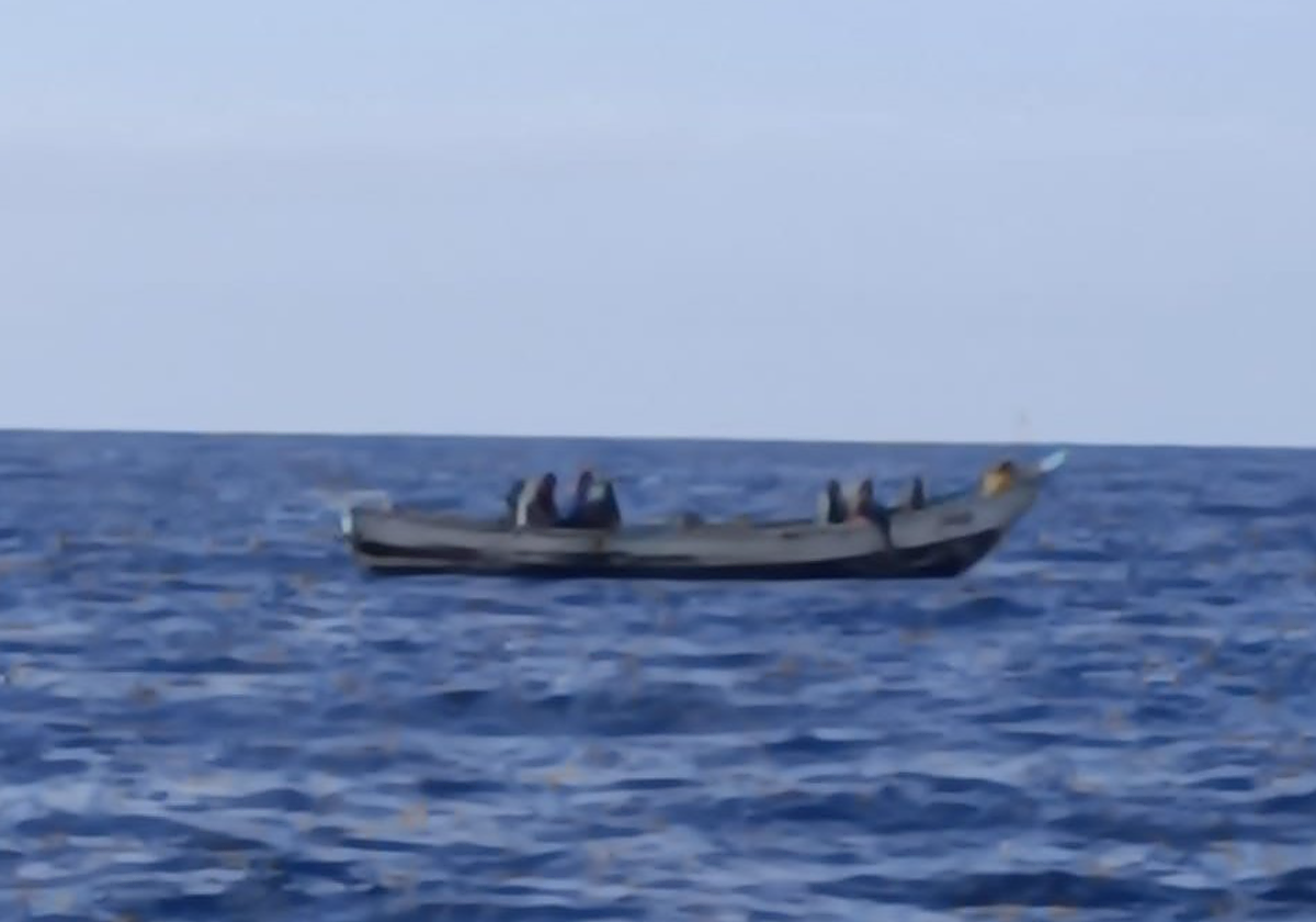 El cayuco fue localizado al este de Puerto de Colón