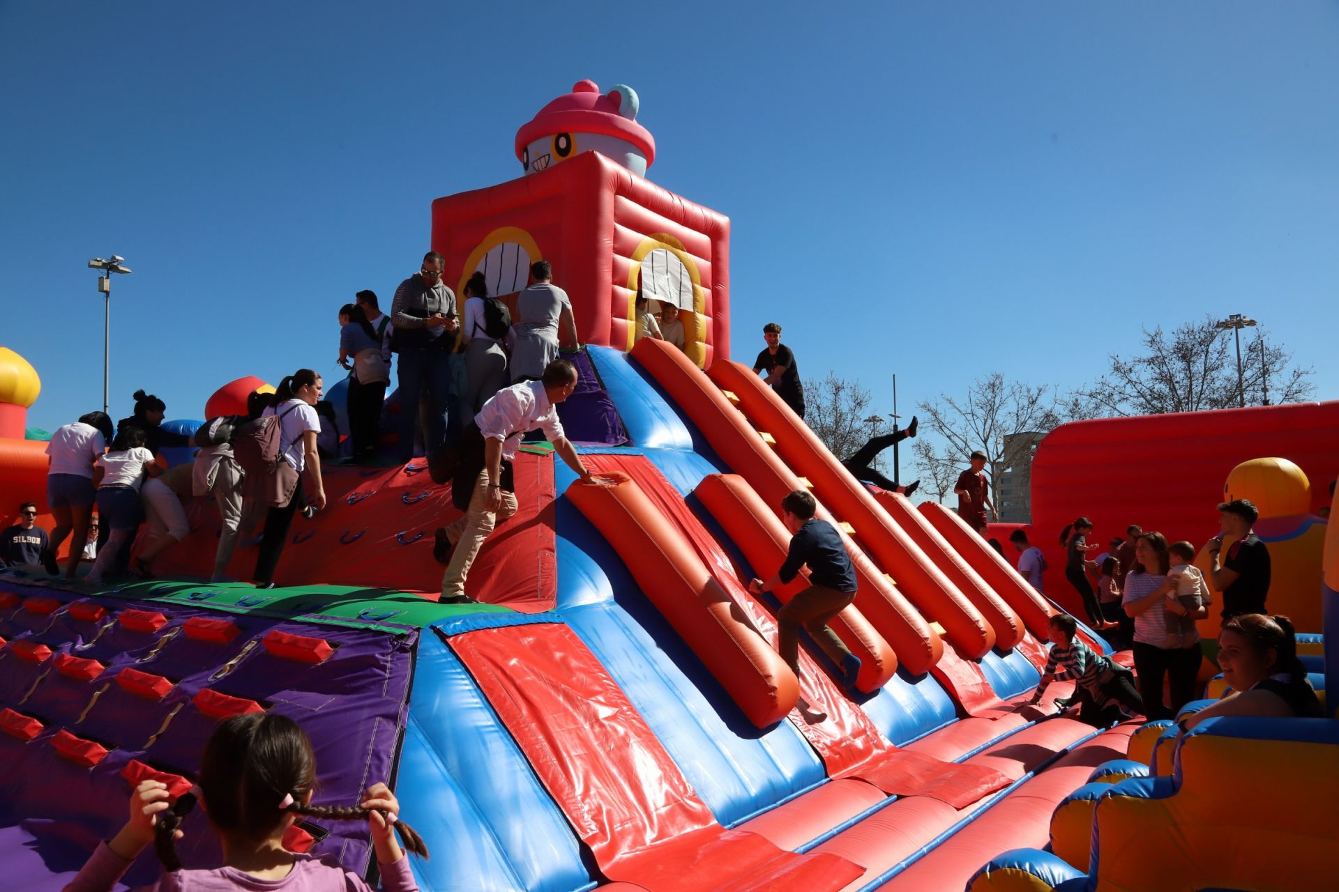 El parque hinchable más grande de Europa aterriza en Córdoba: diversión garantizada para los niños