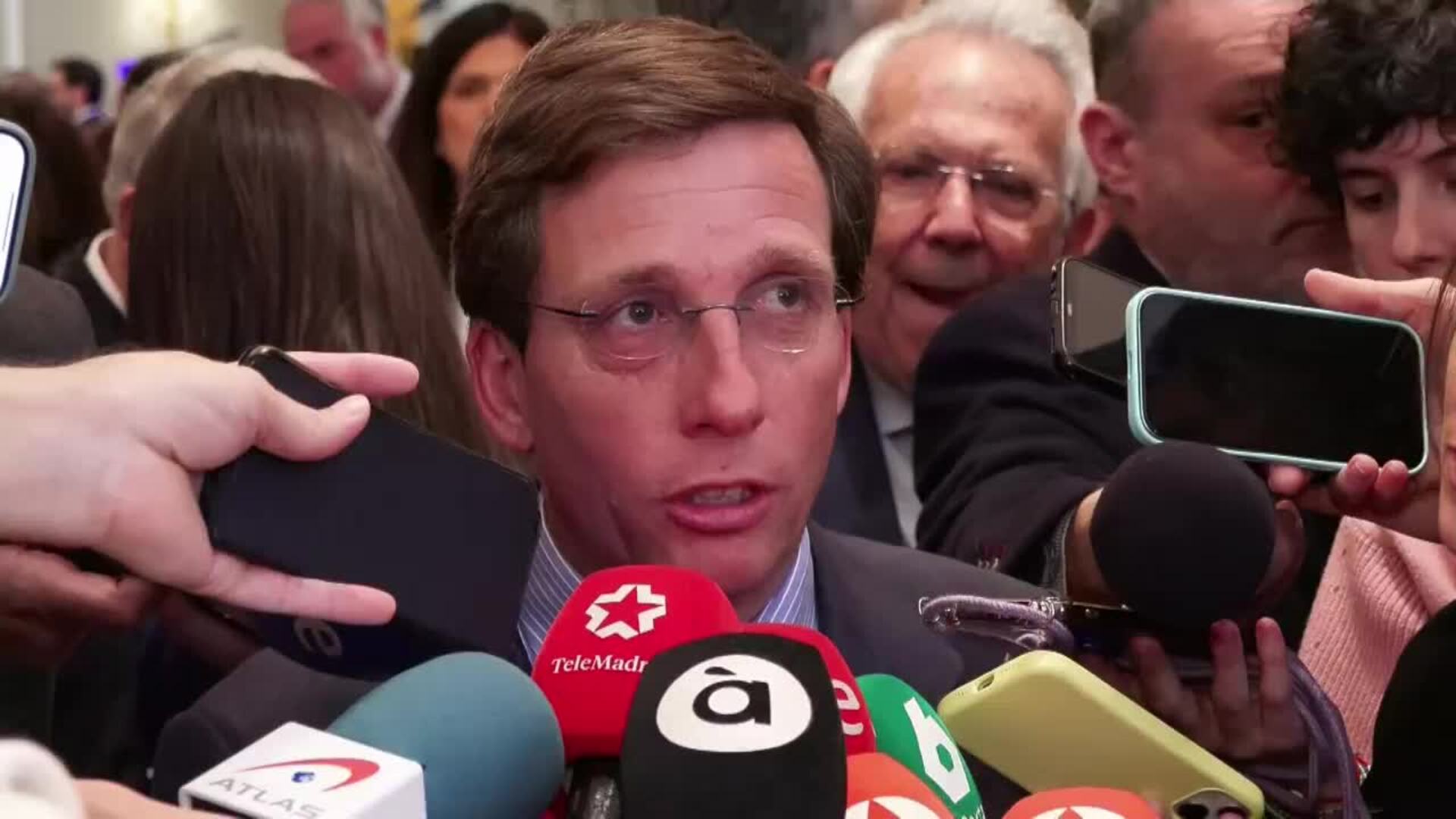 Almeida ve una “buena noticia” para el PP tener enfrente a Óscar López y Reyes Maroto